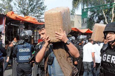 Aseguran en Tepito 80 kilos de marihuana; arrestan a 9