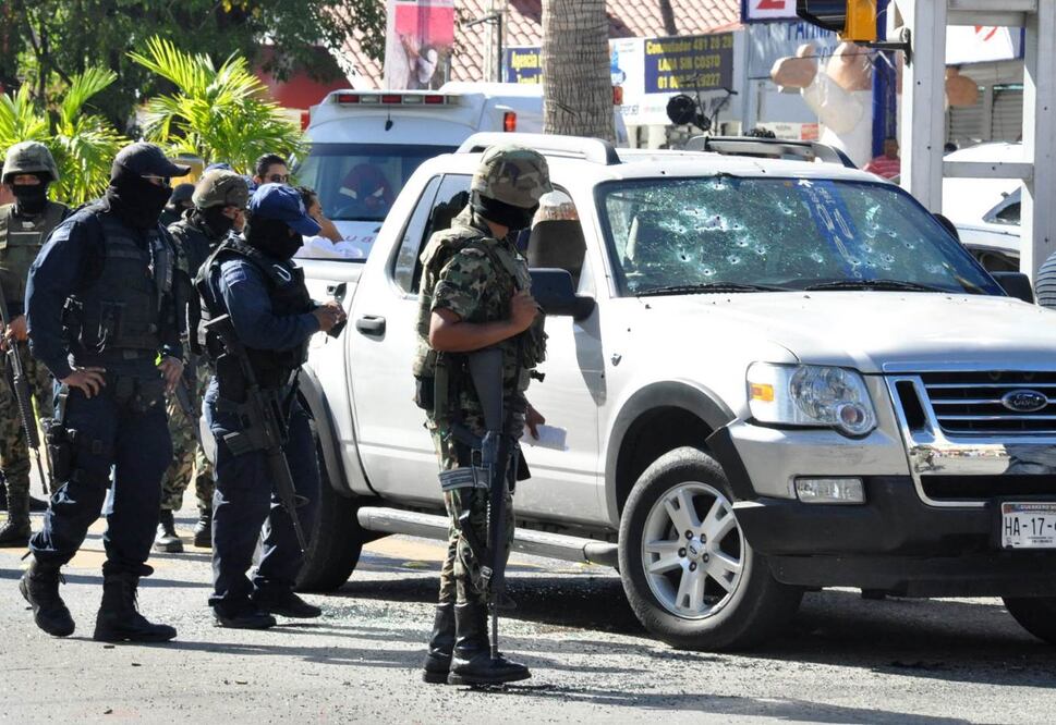 Las fuerzas federales arribaron al estado en octubre de 2011, cuando el ex secretario de Gobernación, Francisco Blake, anunció el "Operativo Guerrero Seguro" (ARCHIVO EL UNIVERSAL)