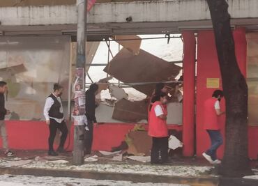 Cae techo de supermercado en Mixcoac tras granizada en CDMX