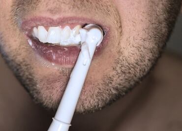 La especia que combate el mal olor y los dolores bucales