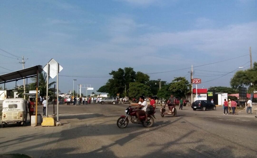 El bloqueo permanece desde el pasado lunes. /Roselia Chaca - EL UNIVERSAL