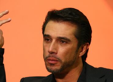 Sergio Mayer insiste en que modelo se haga prueba de ADN