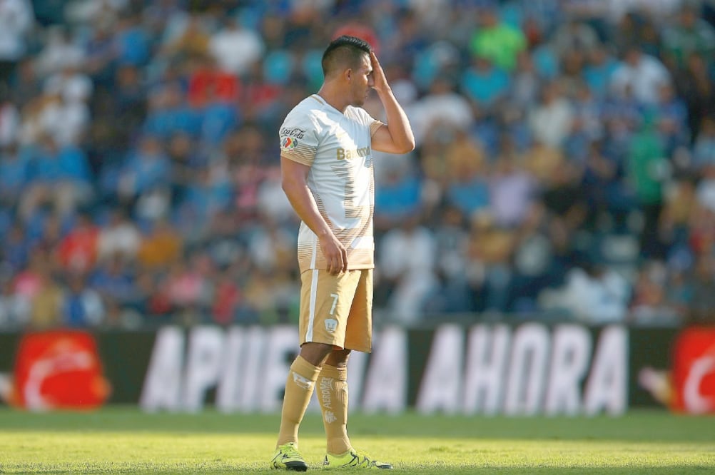 Javier Cortés sufre hiperextensión que le generó un edema en la rodilla (FRANCISCO ESTRADA. JAM MEDIA)