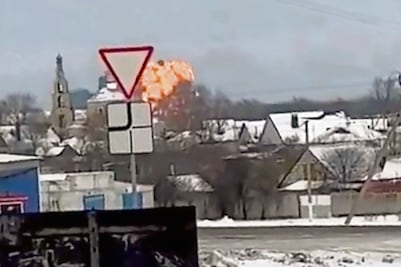 Rusia y Ucrania se acusan luego de que se estrellara avión