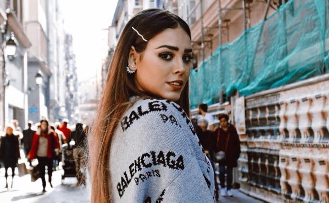 Danna Paola recorrió las calles de Bilbao y demostró tener un excelente estilo y gran sentido de la moda. Foto: Instagram