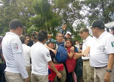 Entre alboroto frenan paso de sexta caravana en Chiapas
