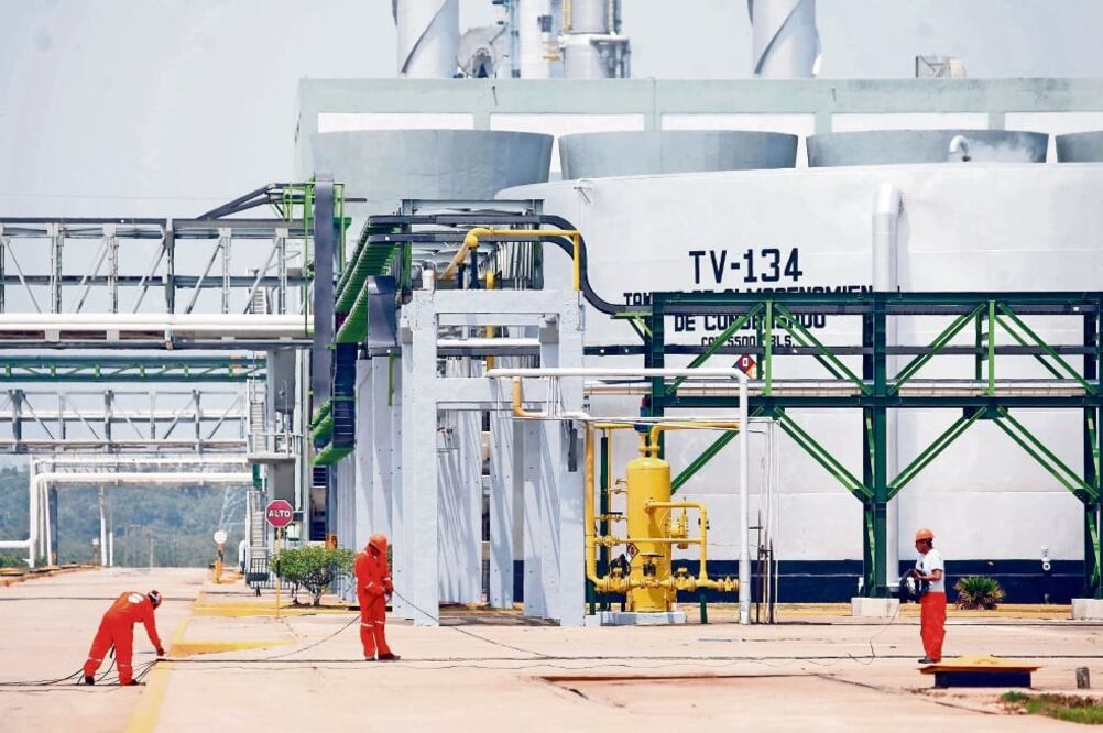 Datos de la ASF de 2015 revelan que el promedio de las pensiones mensuales en el IMSS es de 4 mil pesos, en el ISSSTE de 6 mil y en Pemex de 16 mil. (ARCHIVO EL UNIVERSAL)