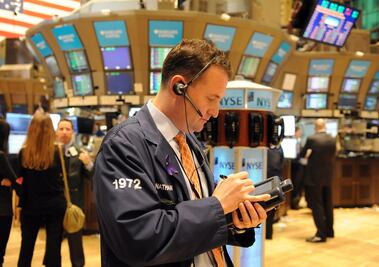 Wall Street abre con perdidas y el Dow Jones retrocede un 2.01%