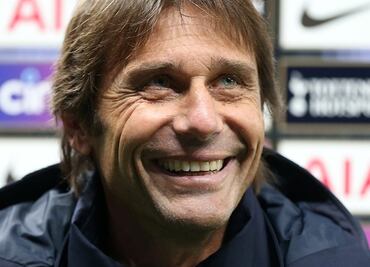 Antonio Conte reconoce dificultad para entrenar al Tottenham tras los contagios de Covid-19