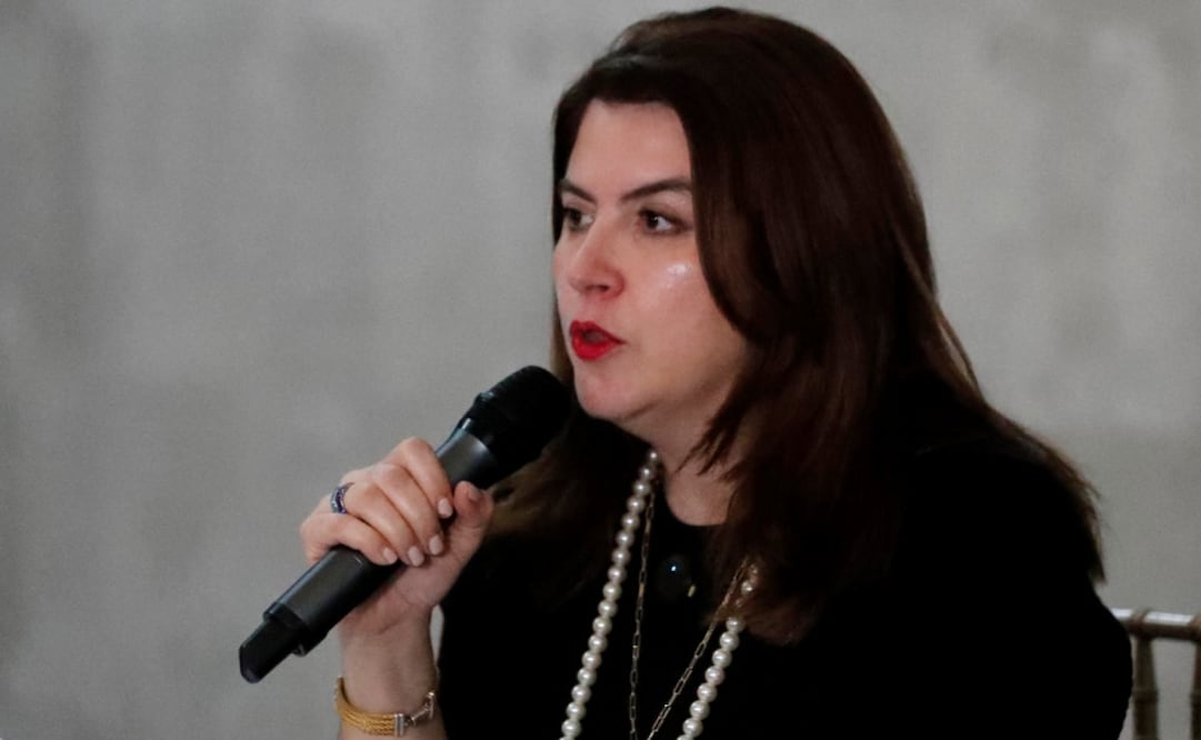 La consejera miembro del pleno del Consejo Nacional Electoral (CNE) de Honduras Cossette López-Osorio habla en una rueda de prensa este sábado, en Tegucigalpa (Honduras). Foto: EFE
