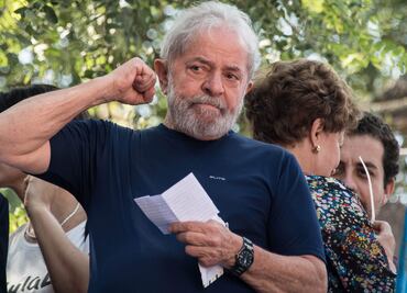 Lula, entre rejas, es nombrado candidato presidencial e intensifica incertidumbre en Brasil