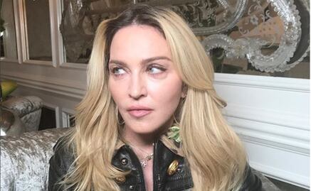 Madonna posa topless a los 59 años