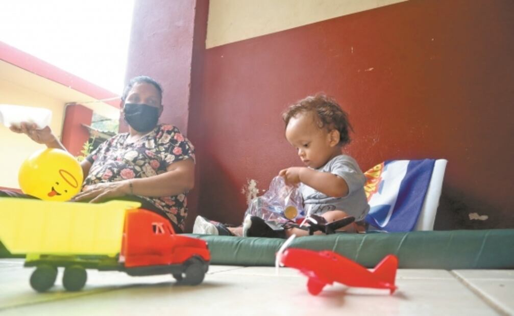 Bebés y niños saturan albergues de la frontera sur de México