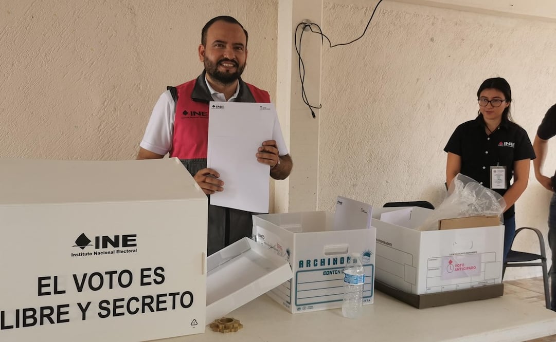 Cinco residentes de Cancún se convirtieron hoy en las y los primeros ciudadanos de Quintana Roo en ejercer su voto. Foto: Adriana Varillas - EL UNIVERSAL