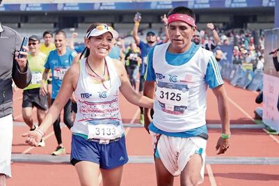 Taparrabo, huaraches y sonrisas