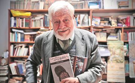 “Los que escribimos construimos democracia”: Adolfo Castañón