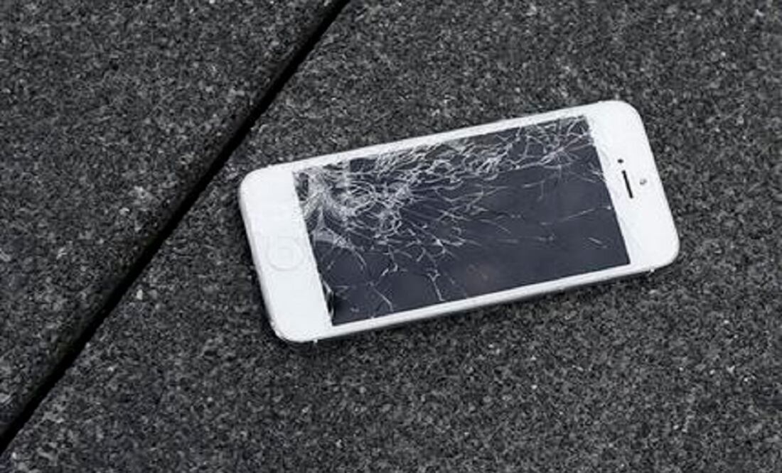 Despite engineering breakthroughs, screen breakage has become a part of life, the leading type of phone damage. (Photo: AP)