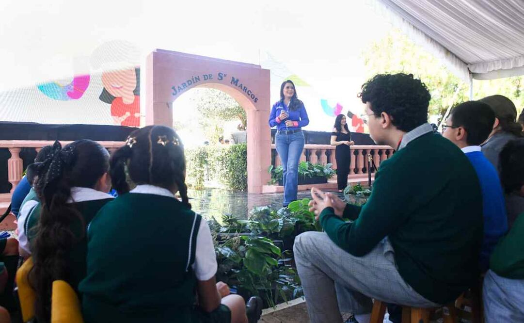 Gobernadora de Aguascalientes, Tere Jiménez Esquivel, en su tercer informe de gobierno ante niñas, niños y adolescentes / Foto: Especial