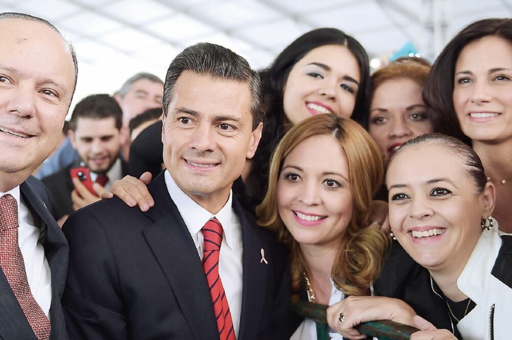 Durante la clausura de la Conferencia Nacional de Municipios de México, el presidente Enrique Peña Nieto pidió a los alcaldes en funciones y electos trazar objetivos y mantener esfuerzos coordinados entre los tres órdenes de gobierno (ESPECIAL)