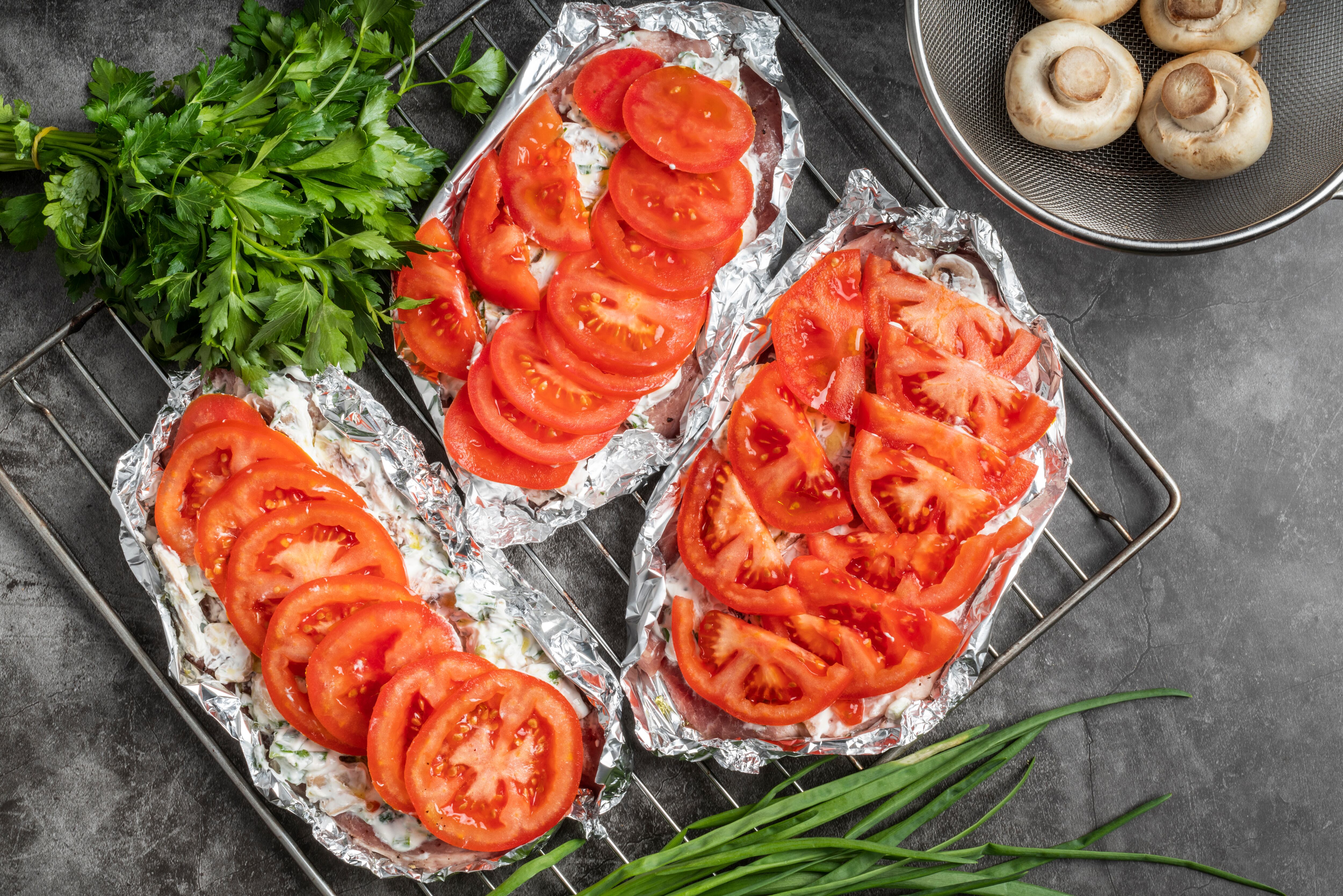 Qué alimentos no debes guardar en papel aluminio