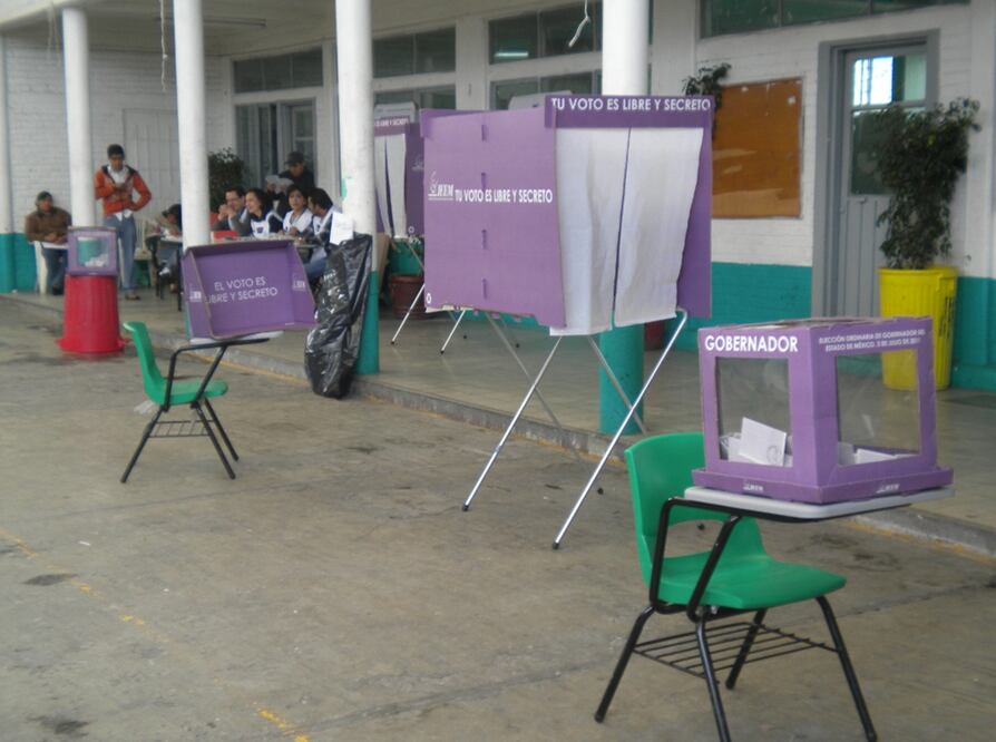 Voting booth with slogan “the vote is free and confidential” – File Photo/EL UNIVERSAL
