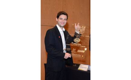 Premian a ingenieros de la UNAM por innovación tecnológica en reparación de tuberías