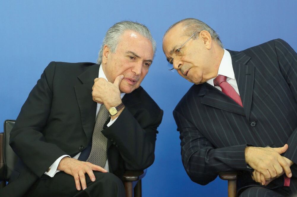 El presidente interino, Michel Temer, junto a su jefe de Gabinete, Eliseu Padilha, en la ceremonia de asunción del nuevo ministro de Cultura, ayer (ADRIANO MACHADO. REUTERS)