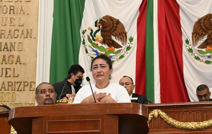 "Mis niñas eran la luz de mi casa"; madre de jóvenes que cayeron en una coladera pide justicia en Congreso CDMX