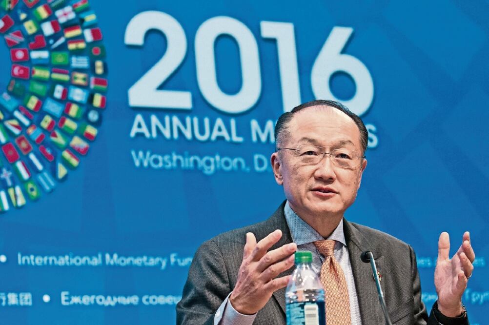 Jim Yong Kim, presidente del Banco Mundial, dijo que a México aún no ha llegado la totalidad de los beneficios que se esperan por las reformas estructurales, pero se han visto mejoras en el sector energético (SHAWN THEW)