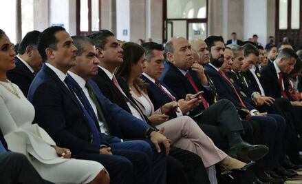 Coinciden líderes de PAN, PRI y PRD en toma de posesión en Durango; Cortés y Zambrano no saludan a Alito