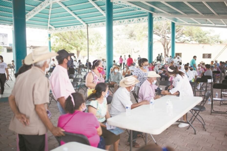 Por largos traslados y rumores, la vacuna no subió a la montaña