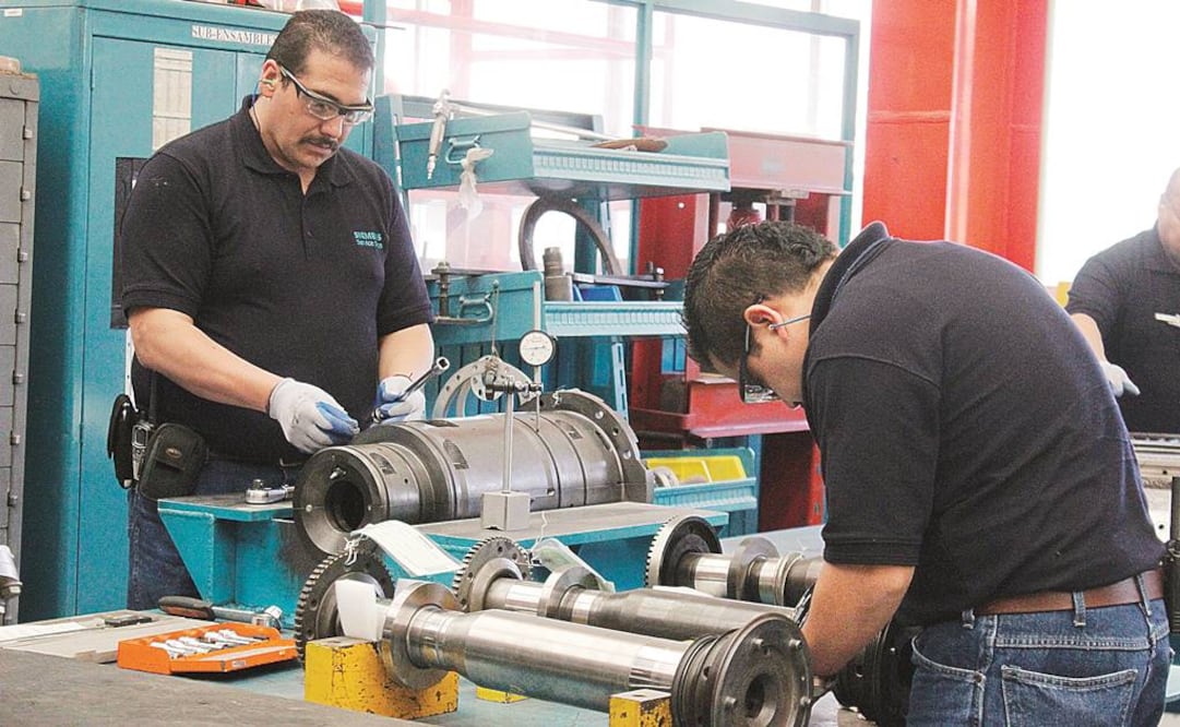 En 11 de las 21 actividades que comprende el sector se reportó un decremento de sus plantillas laborales durante enero pasado. Foto: Archivo