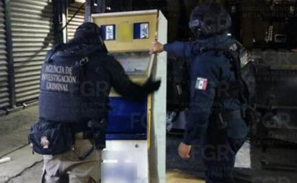 Elementos de la FGR aseguran 50 máquinas tragamonedas en el puerto de Veracruz; en febrero decomisaron cien