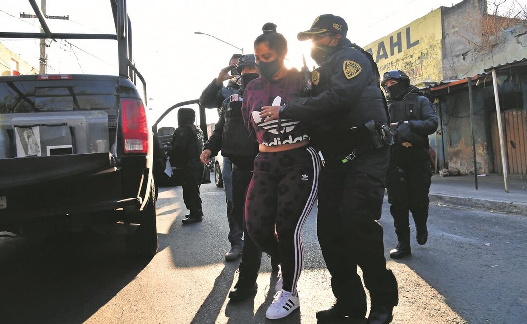 Miriam Ramírez es la presunta pareja sentimental de un sujeto apodado El Perro, uno de los principales jefes de extorsionadores de comerciantes en el perímetro B de la alcaldía Cuauhtémoc Foto: Hugo García/ EL UNIVERSAL