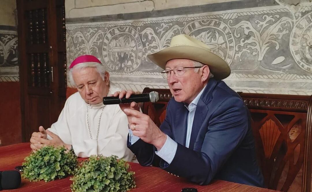 Ken Salazar se reúne con presidente de la Conferencia del Episcopado Mexicano (05/01/2025). Foto: Especial
