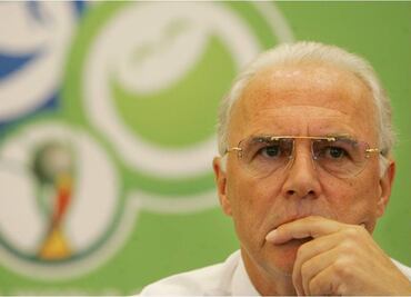 Beckenbauer se lanza contra la DFB