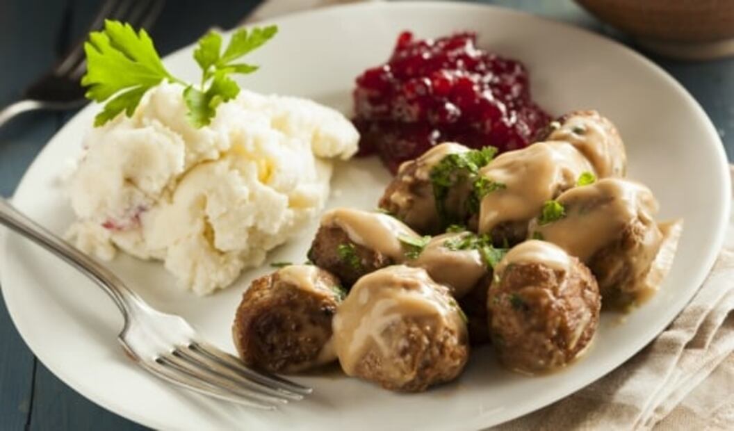 Las populares albóndigas suecas de IKEA, ¿por qué son tan ricas?