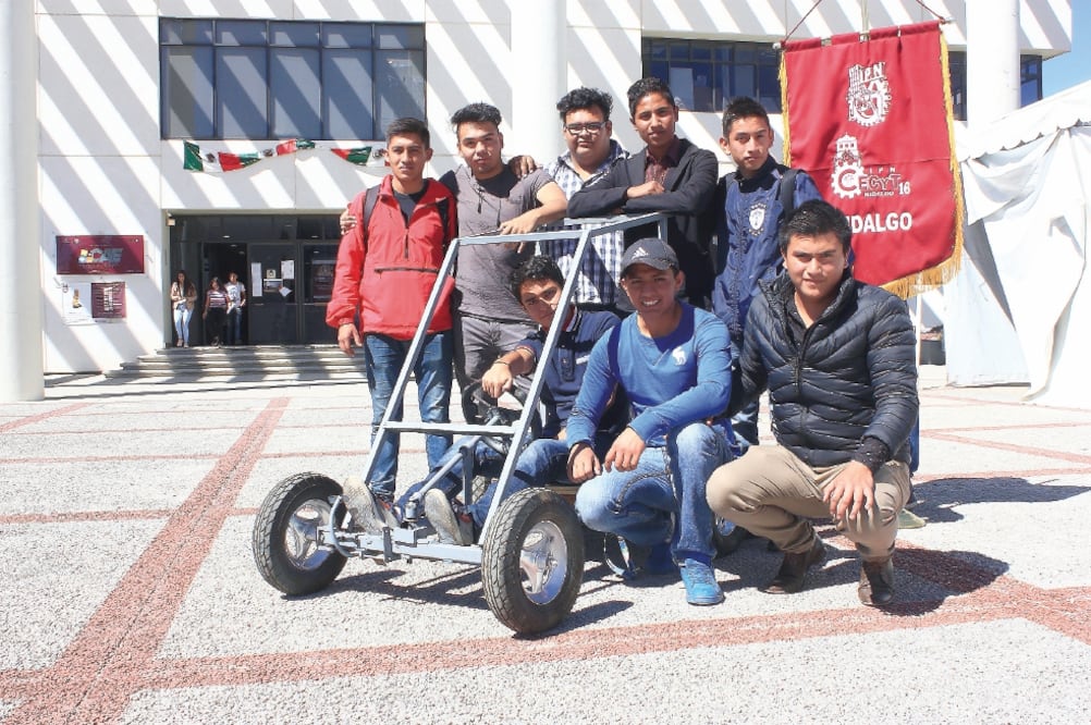 Los estudiantes tardaron año y medio en crear un motor de combustión interna de cinco litros y seis caballos de fuerza. (IPN)
