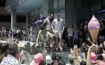 Demi Lovato se cae en fiesta