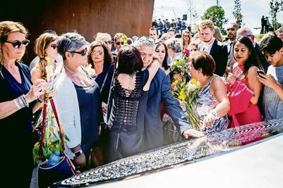 Con monumento homenajean a víctimas de avión derribado