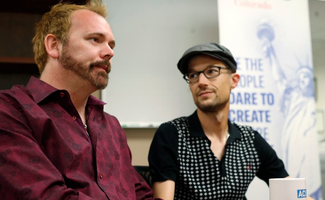 El fallo responde al caso de Charlie Craig y David Mullins, quienes querían que el repostero les hiciera un pastel de bodas (Foto: AP)