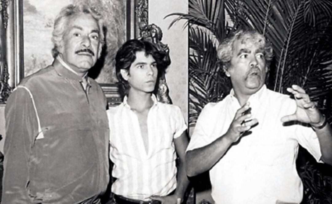 Ernesto Alonso posa junto con Armando y Raúl Araiza al grabar "El Maleficio". FOTO: Archivo