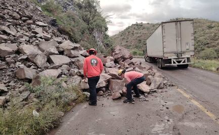 Lluvia provoca deslaves, cierres carreteros, inundaciones y crecidas de arroyos en Sonora