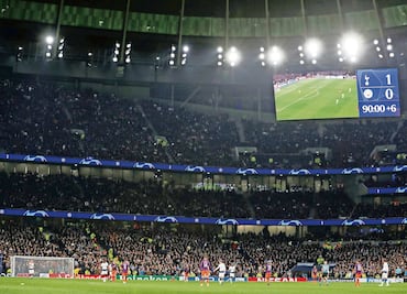 Se cierran los templos, abren los supermercados…