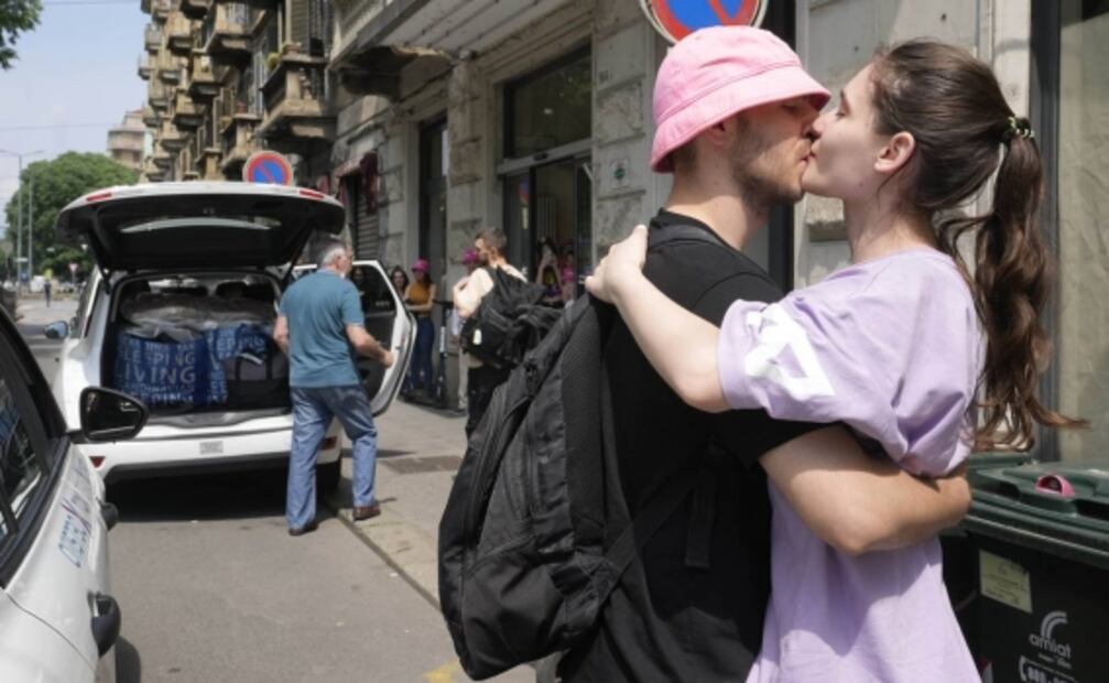 Tras victoria de Ucrania en Eurovisión: besos, abrazos y felicidad