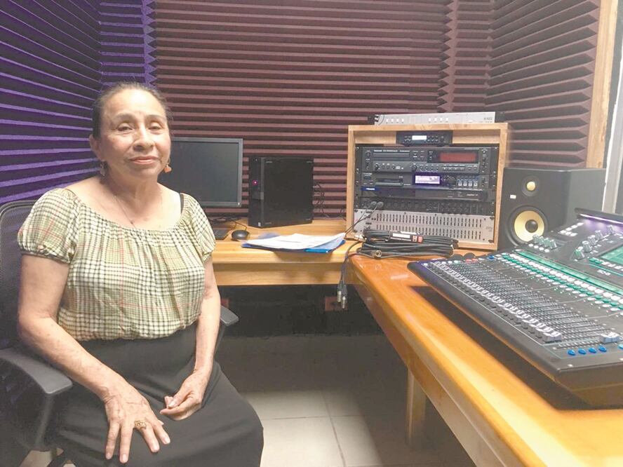 María Isabel Hernández trabajó como secretaria de Andrés Manuel López Obrador hace 40 años y recuerda que al ahora Presidente siempre le gustó madrugar. Foto: PEDRO VILLA Y CAÑA