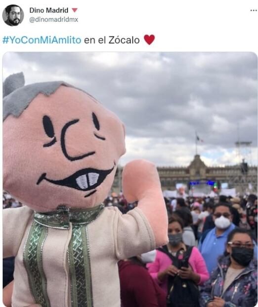 Citlalli Hernández y simpatizantes de Morena presumen sus peluches, ante prohibición de AMLITOS