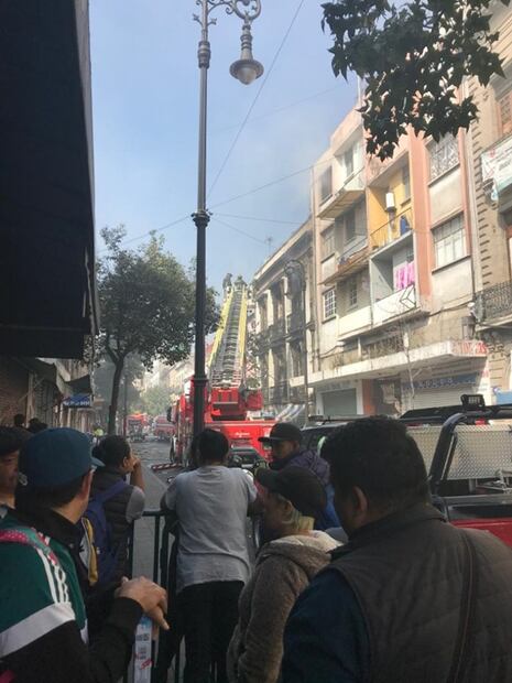 Tras 28 horas, sofocan en su totalidad incendio en Centro Histórico 