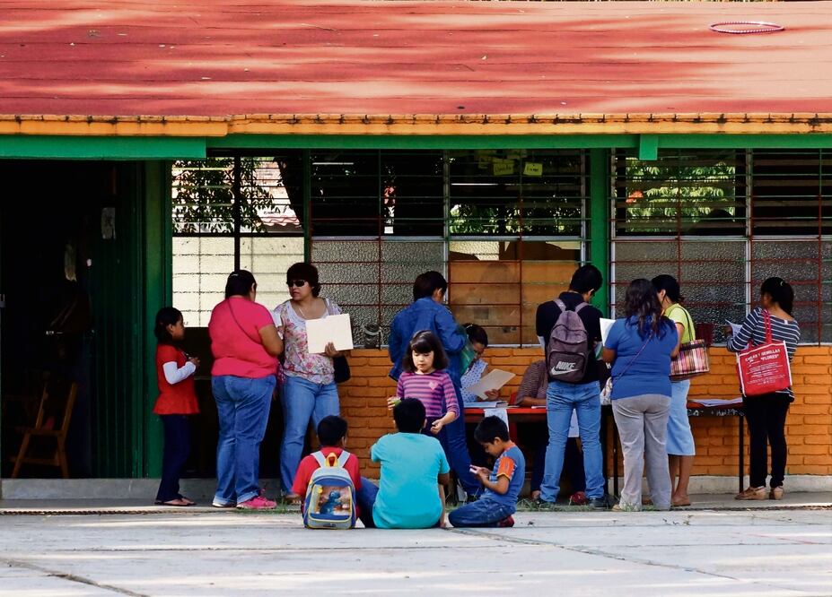 A fin de reducir la brecha digital y permitir que zonas vulnerables cuenten con internet, los recursos económicos son mayores. Foto: Archivo / EL UNIVERSAL