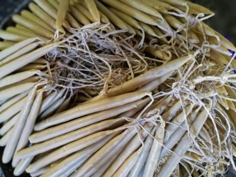 Elaboración de velas, tradición familiar en Tabasco